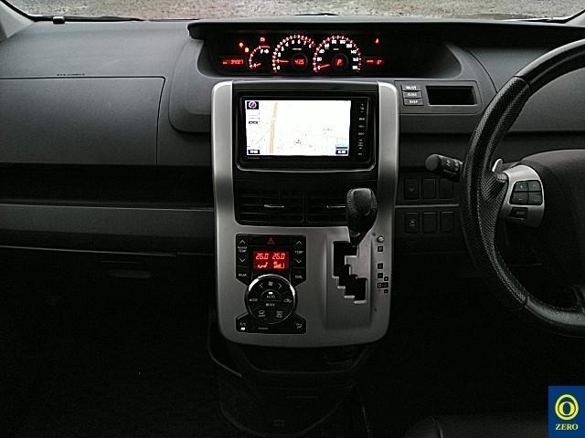 2013 TOYOTA NOAH SI